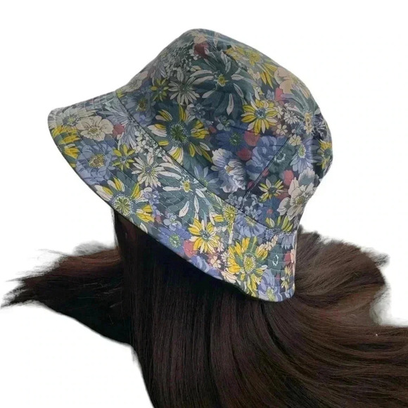 Boutique Handcrafted OSFM Multi-Colored Flirty Floral Zinnias Bucket Hat Beach - Picture 5 of 7